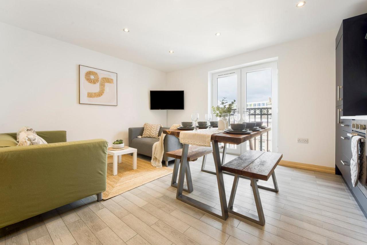 Spacious, Newly Renovated, Three Bedroom Town Centre Duplex Apartment With Free Parking, Sleeps Seven - Walking Distance To Beach Bournemouth Exterior foto