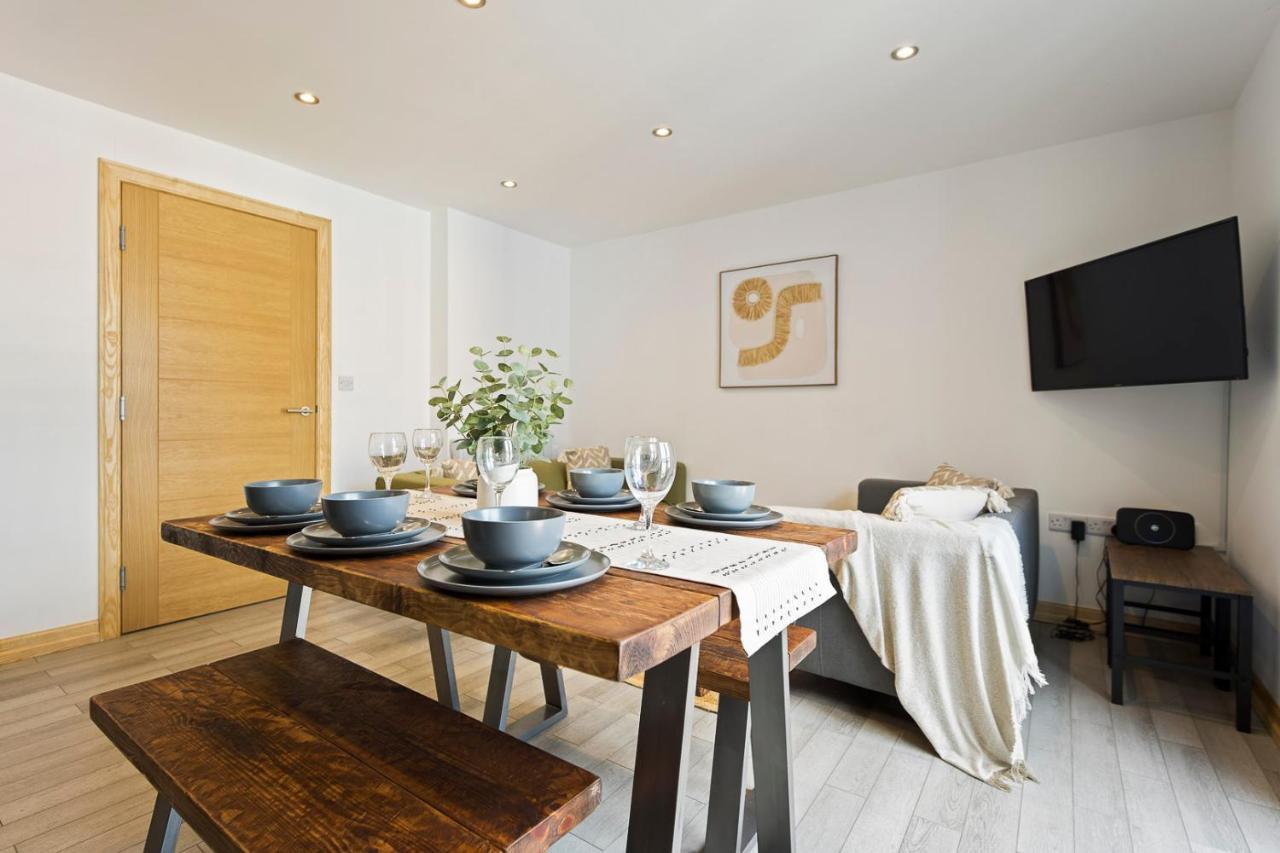 Spacious, Newly Renovated, Three Bedroom Town Centre Duplex Apartment With Free Parking, Sleeps Seven - Walking Distance To Beach Bournemouth Exterior foto