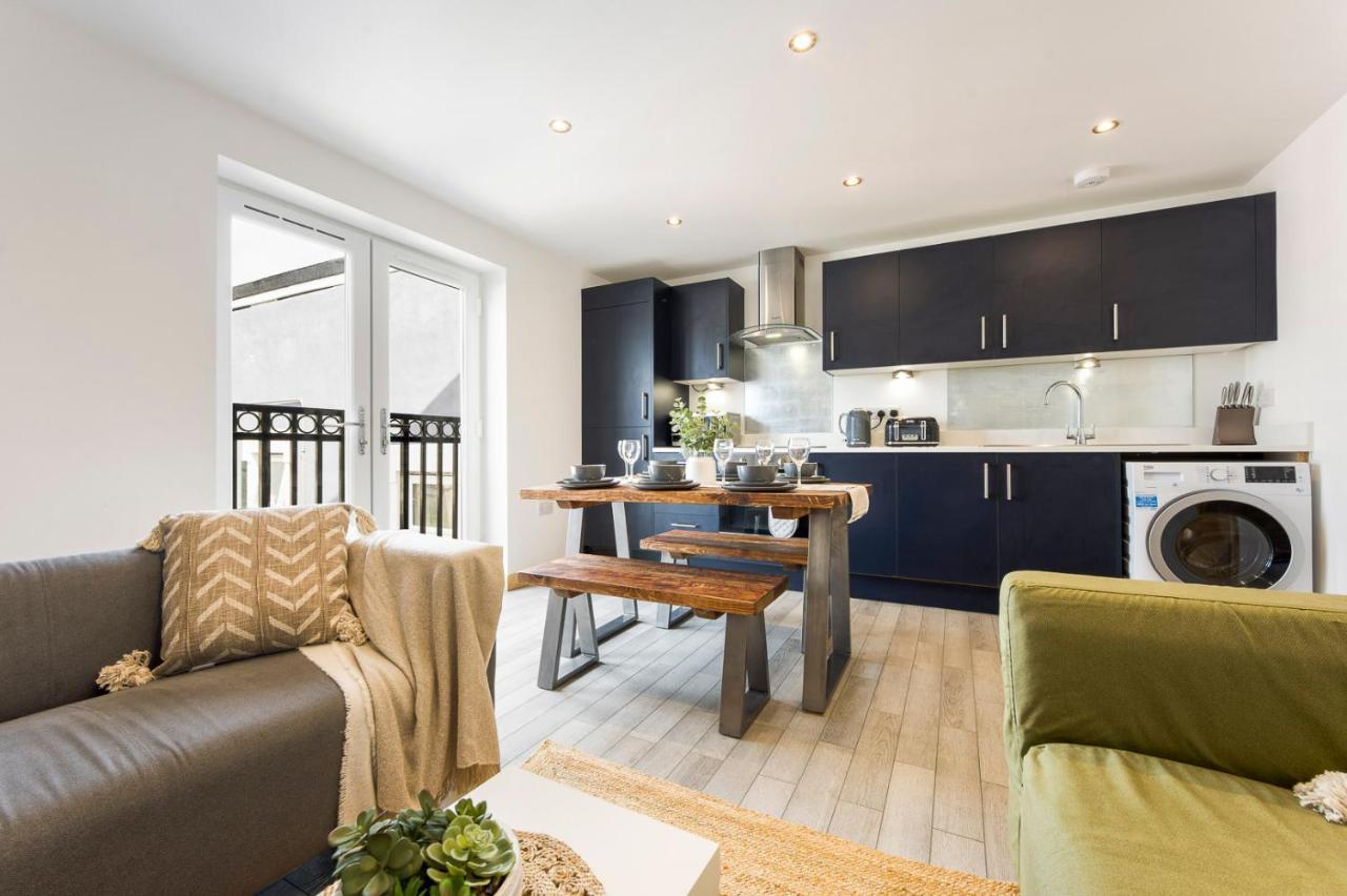 Spacious, Newly Renovated, Three Bedroom Town Centre Duplex Apartment With Free Parking, Sleeps Seven - Walking Distance To Beach Bournemouth Exterior foto